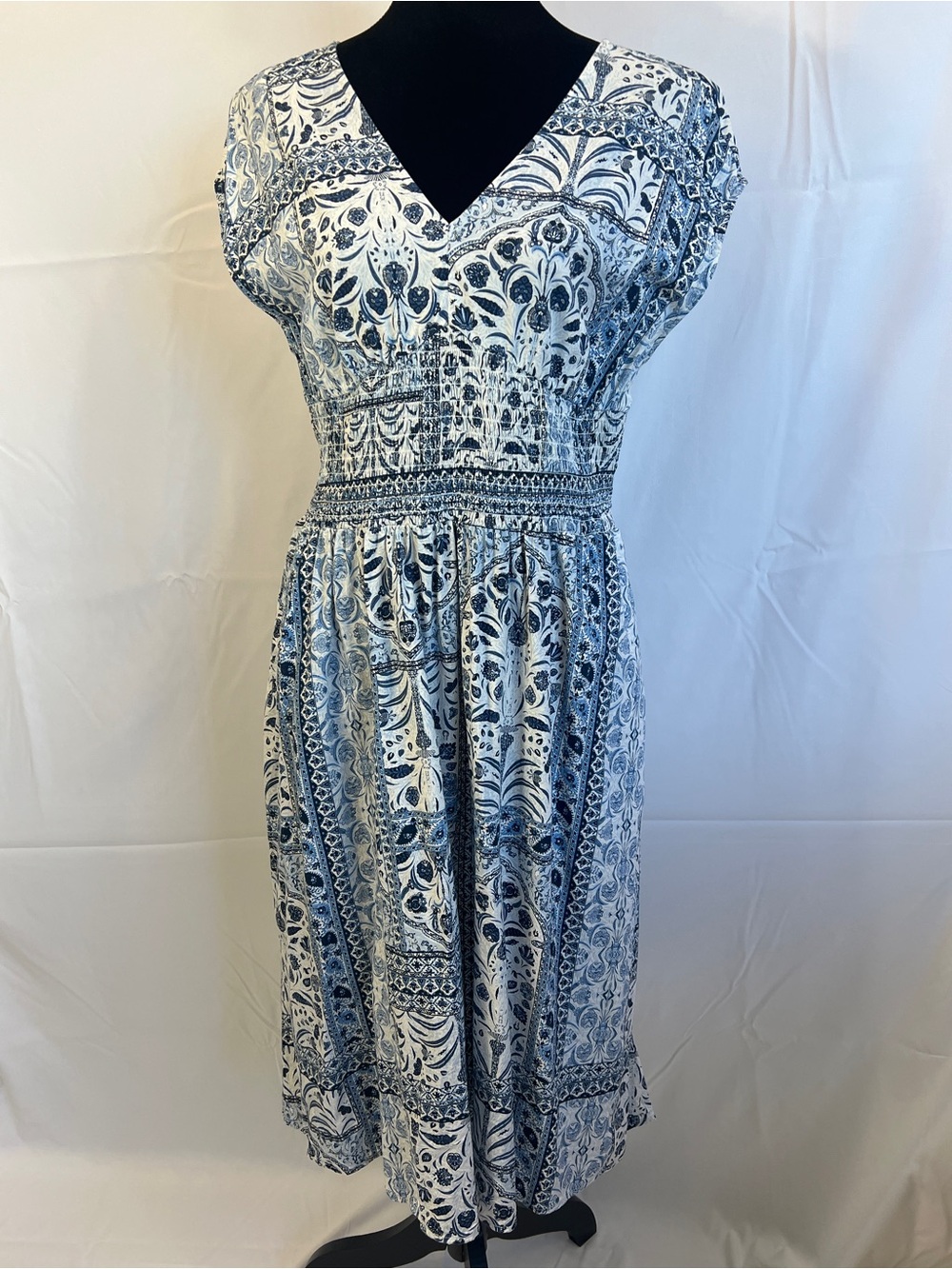 Old Navy Blue and White V-Neck Summer Dress